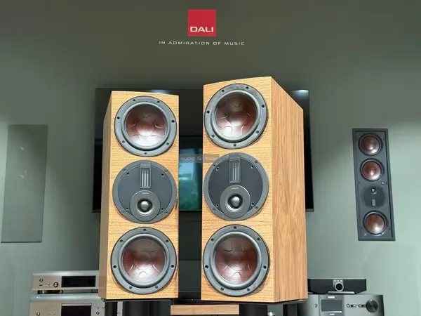 DALI RUBIKORE CINEMA LCR hangfal DALI RUBIKORE CINEMA LCR hangfal