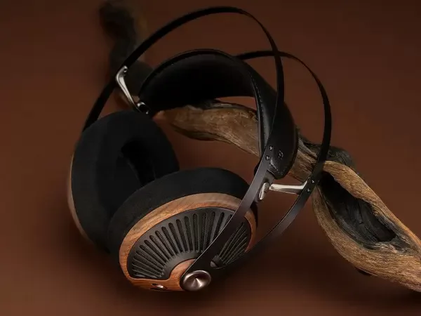 Meze 105 SILVA fejhallgató Meze 105 SILVA fejhallgató