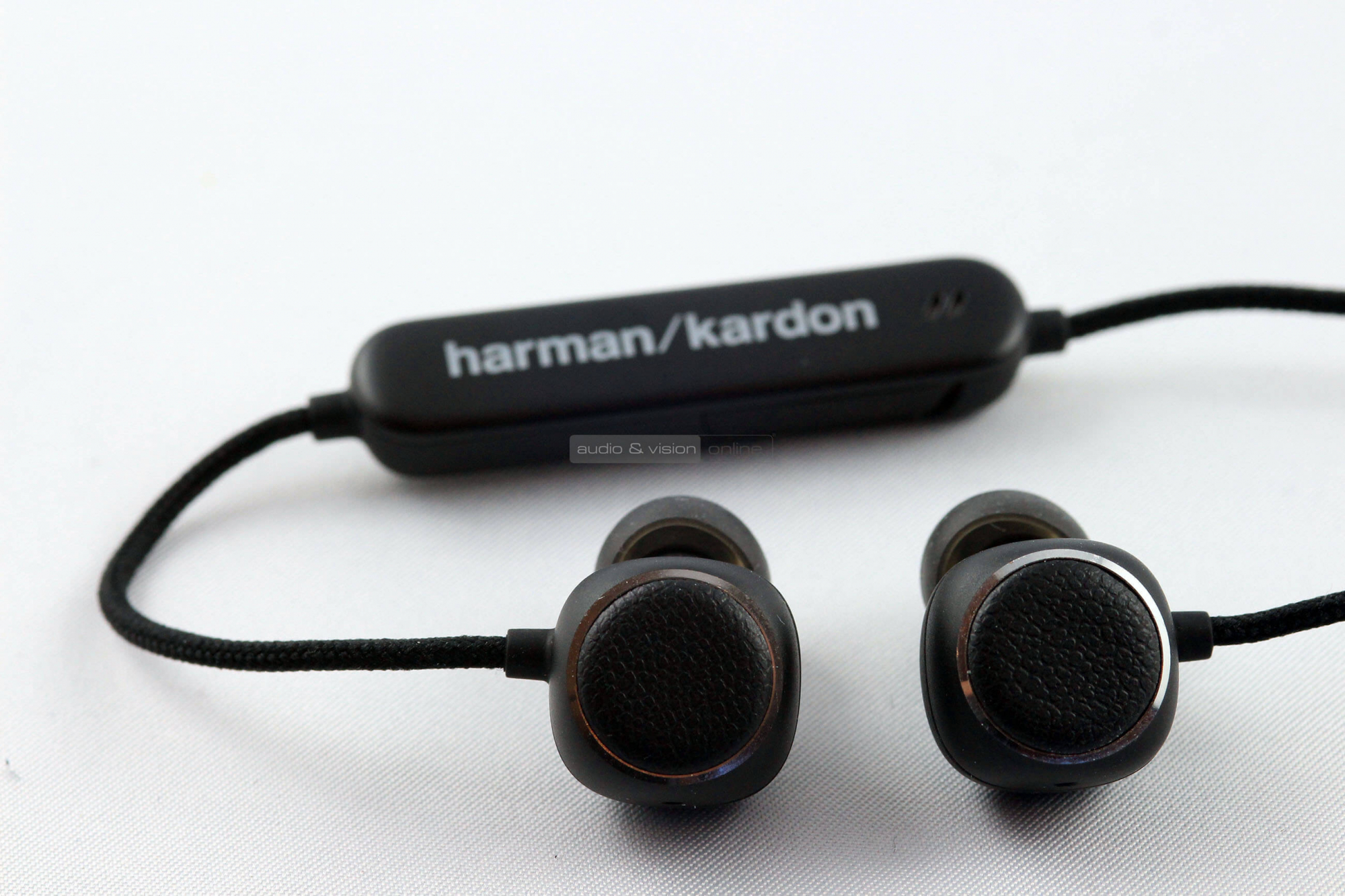 Harman Kardon FLY BT Bluetooth f lhallgat teszt av online.hu